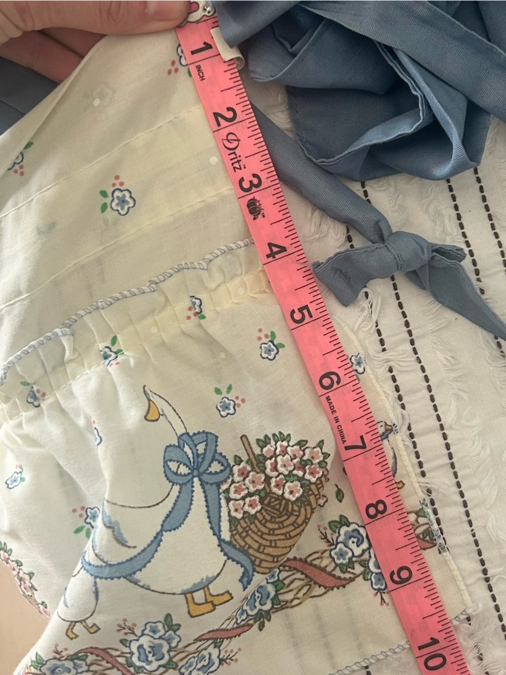Set of 2 Vintage Cottagecore Goose Window Valances Cream Blue Ribbon Floral 53” - Picture 5 of 6